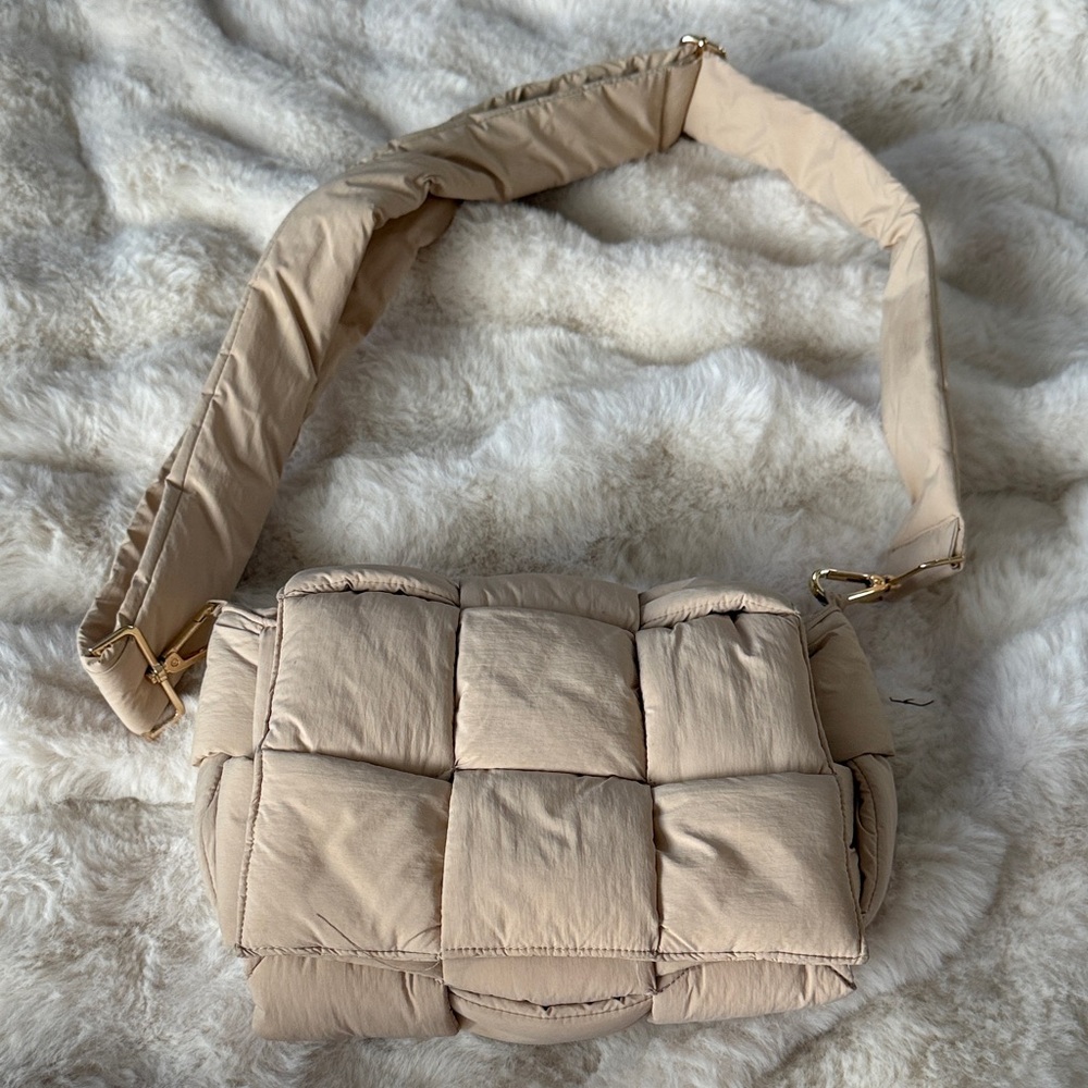 Elegant Beige Quilted Women's Bag